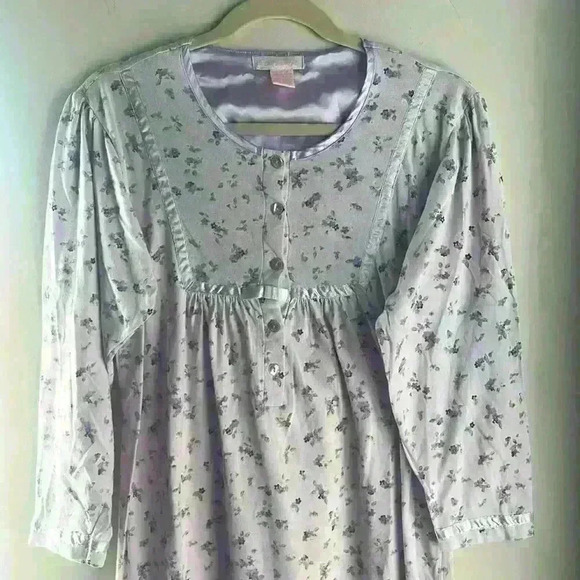 Vintage OF THE MOMENT Nightgown Floral Cottagecore Country Modest Size Small - Picture 4 of 10